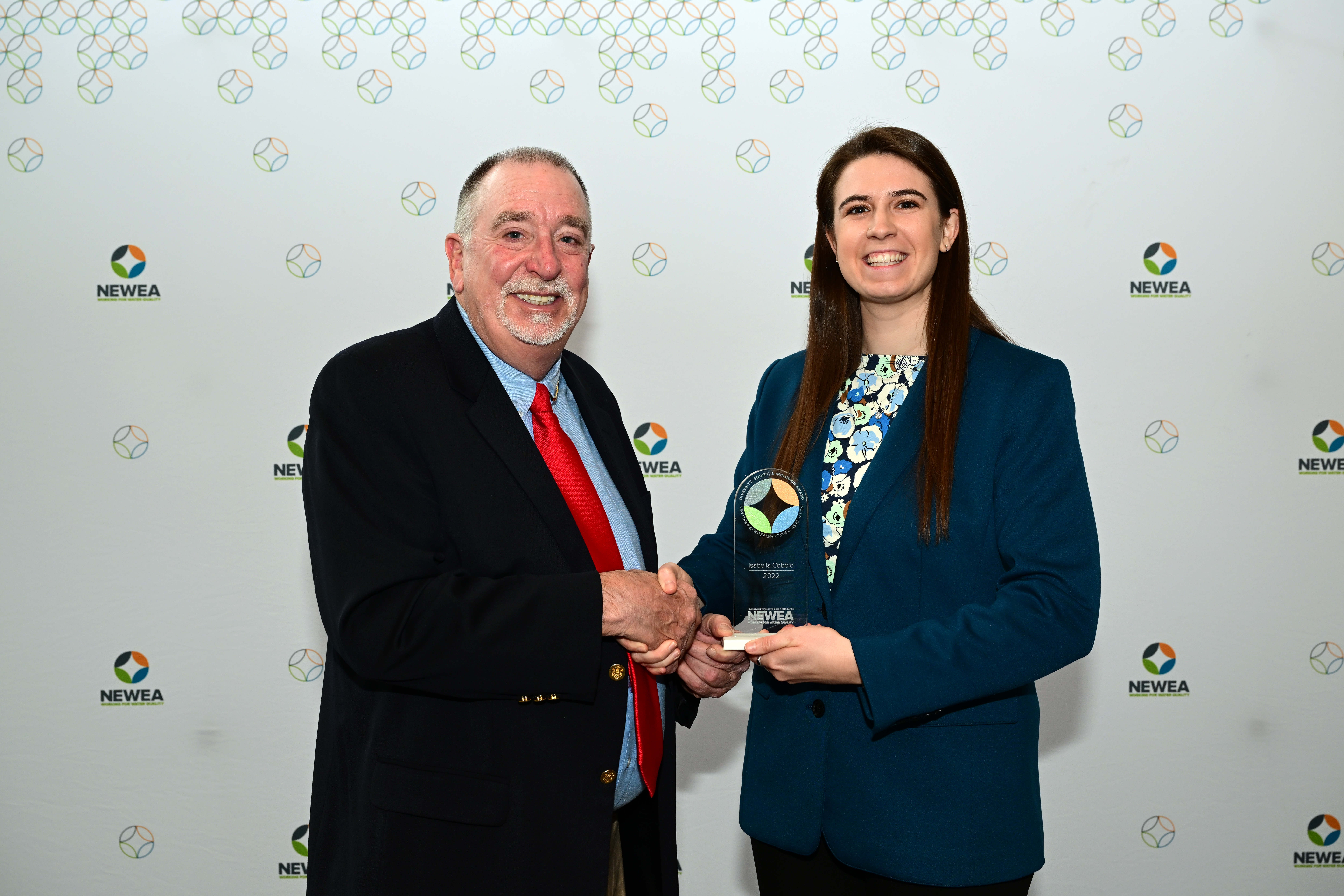 Isabella Cobble receives the 2023 Diversity, Equity, and Inclusion Award at NEWEA 2023. Photo Credit: Cindy Loo